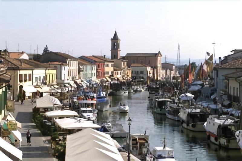 Hotel Trevi Cesenatico Exteriör bild