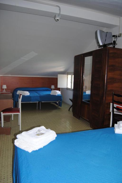Hotel Trevi Cesenatico Rum bild