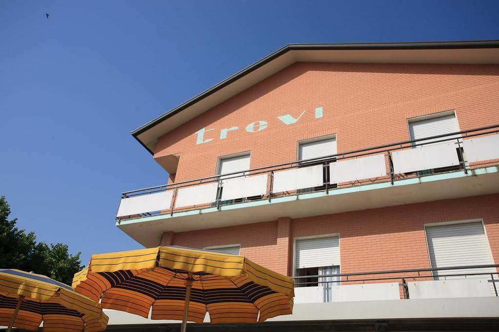 Hotel Trevi Cesenatico Exteriör bild